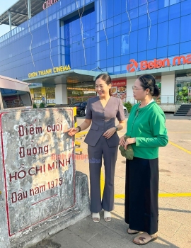 Ghi chép: Tấm bia di tích điểm cuối đường Hồ Chí Minh