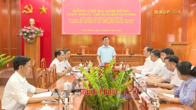 Chủ tịch Ủy ban MTTQVN tỉnh Hà Anh Dũng làm việc với Thị ủy Chơn Thành