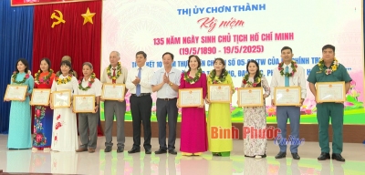 Chơn Thành: Tuyên dương điển hình học và làm theo Bác
