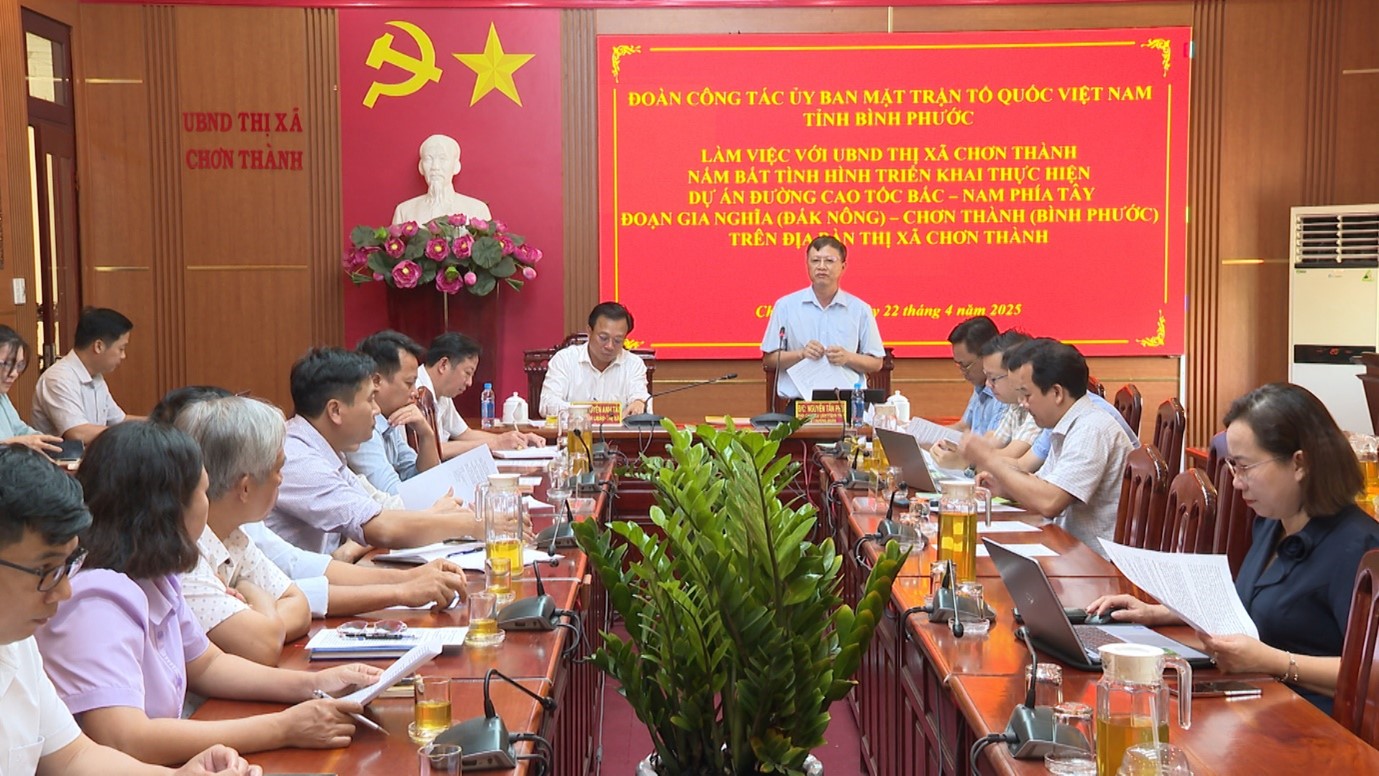 01 ubmttq tinh nam tinh hinh trien khai du an cao toc tai chon thanh