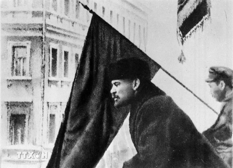 01 55 ngay sinh cua VL Lenin tham nhuan bai hoc tha it ma tot