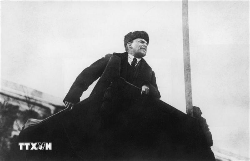 03 55 ngay sinh cua VL Lenin tham nhuan bai hoc tha it ma tot