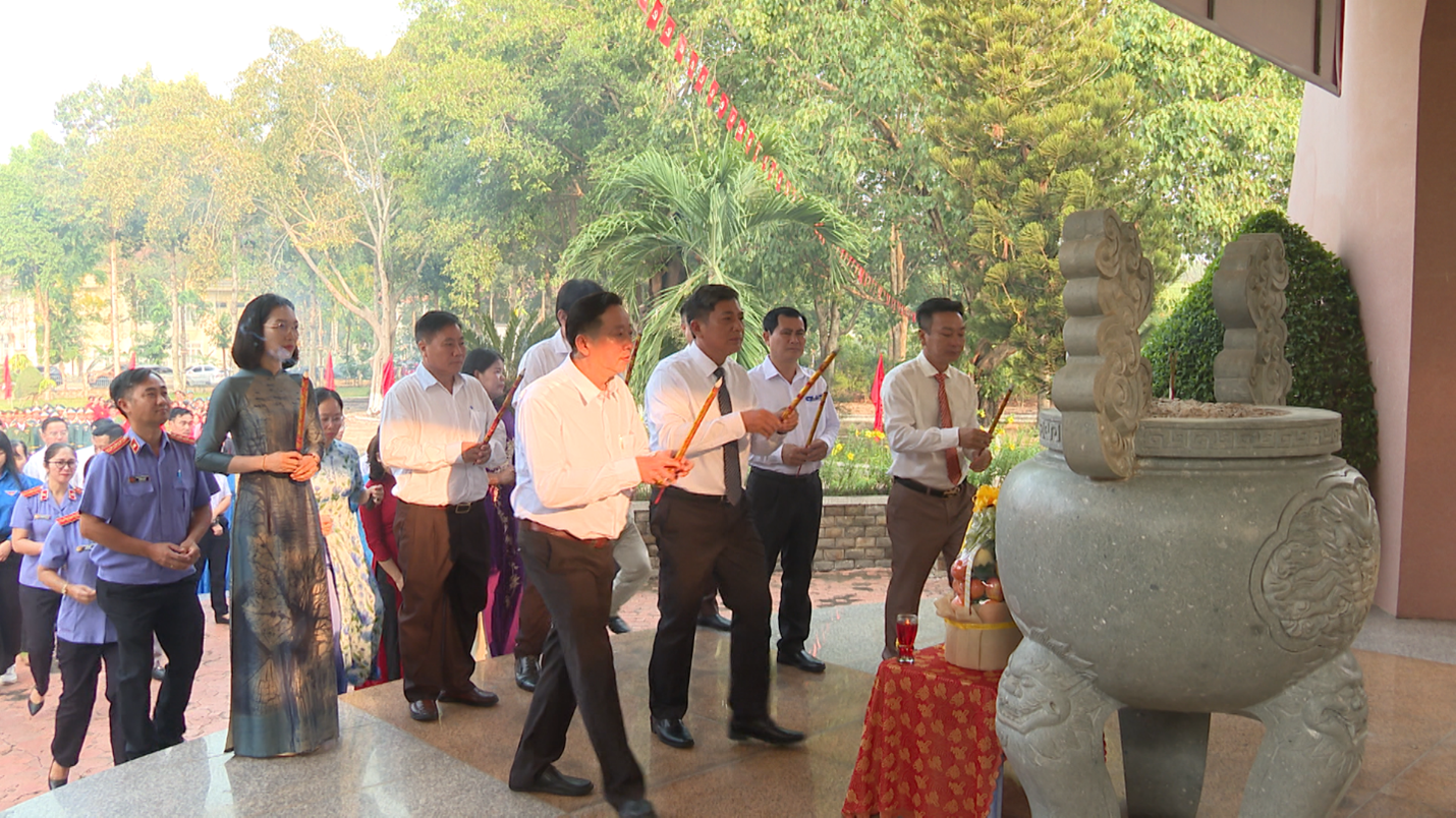04 chon thanh vieng dai tuong niem nhan ky niem nhgay le chien thang