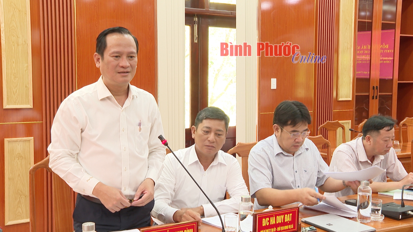 03 chu tich ubmttqvn tinh ha anh dung lam viec voi thi uy chon thanh