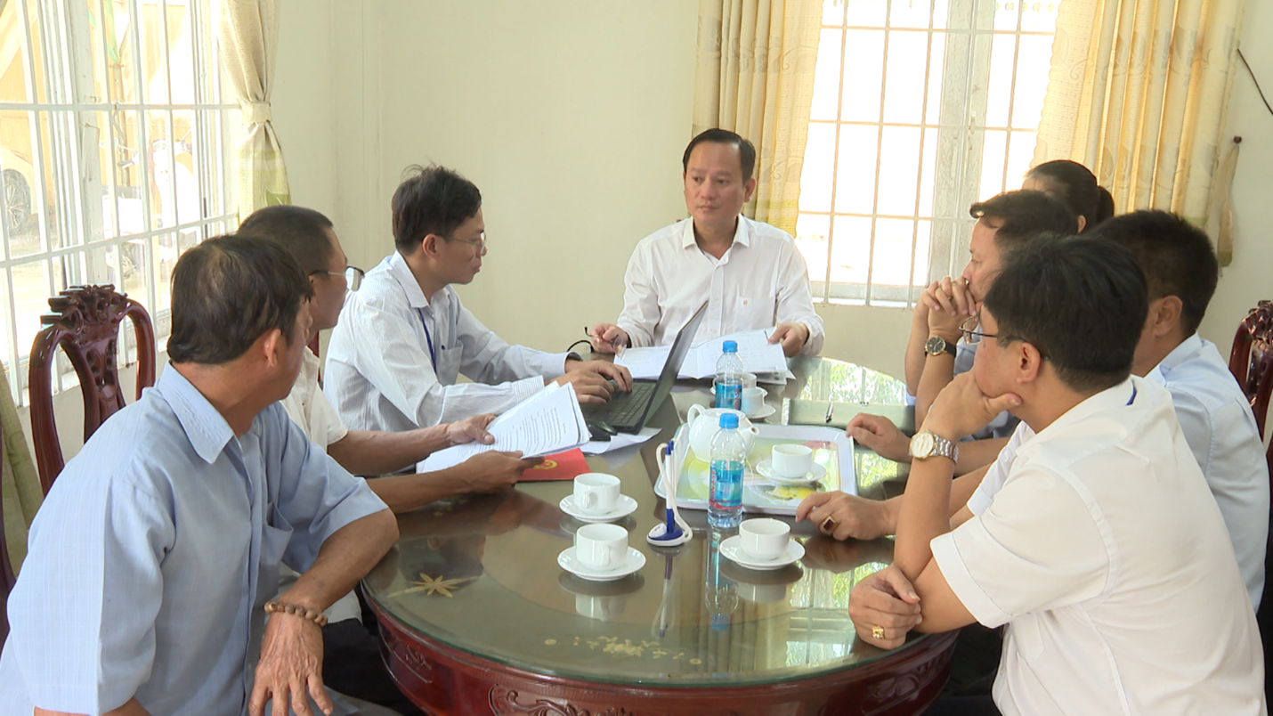 04 bi thu thi uy chon thanh tiep cong dan