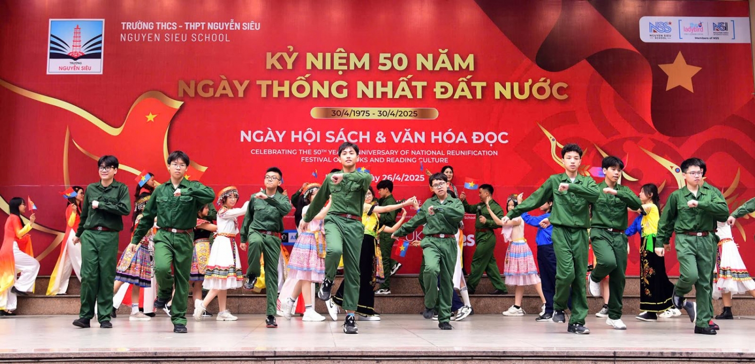 07 giup hoc sinh yeu lich su thich doc sach khi xuat hien AI