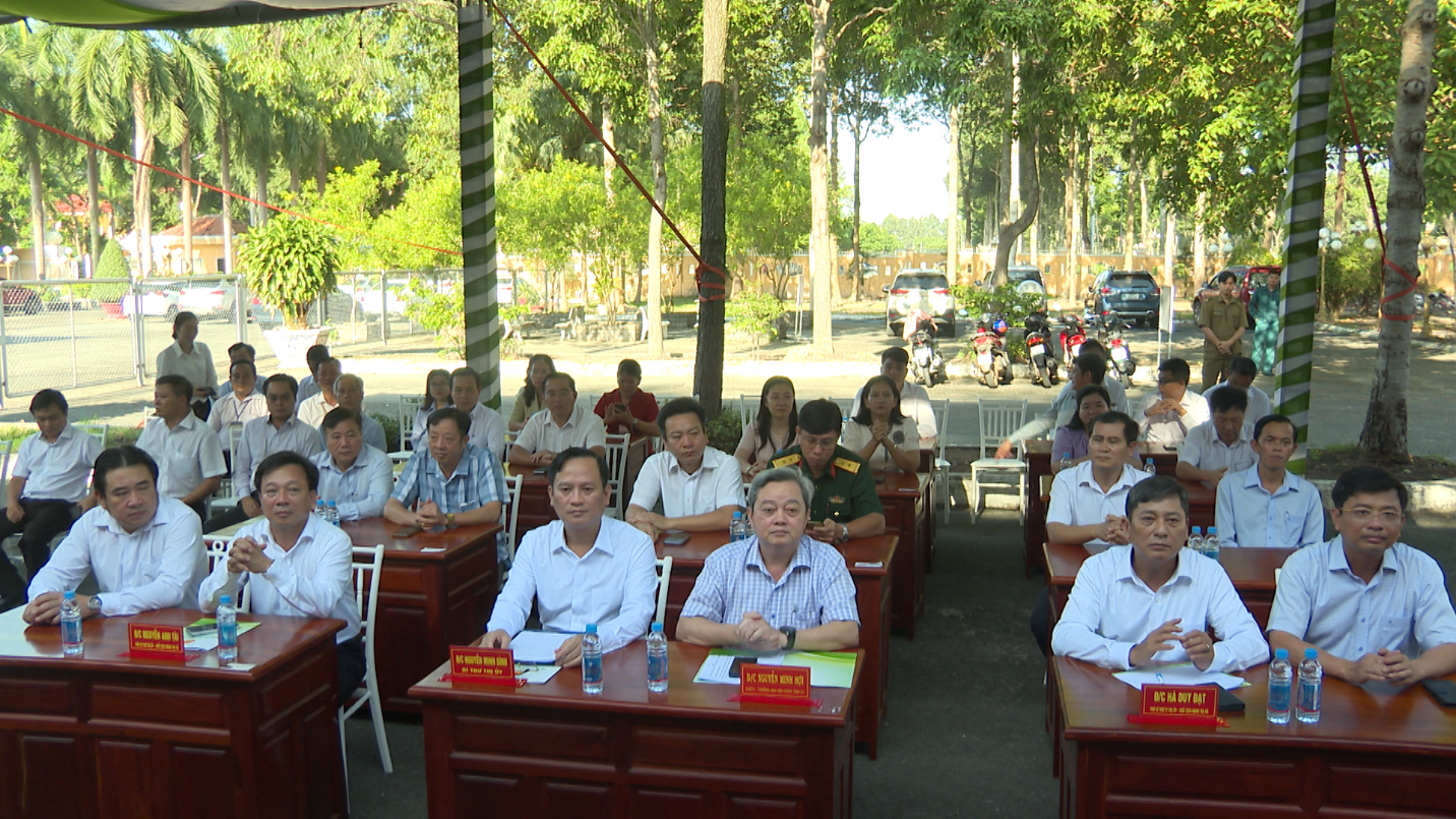 01 le ra mat trung tam phuc vu hanh chinh cong phuong chon thanh