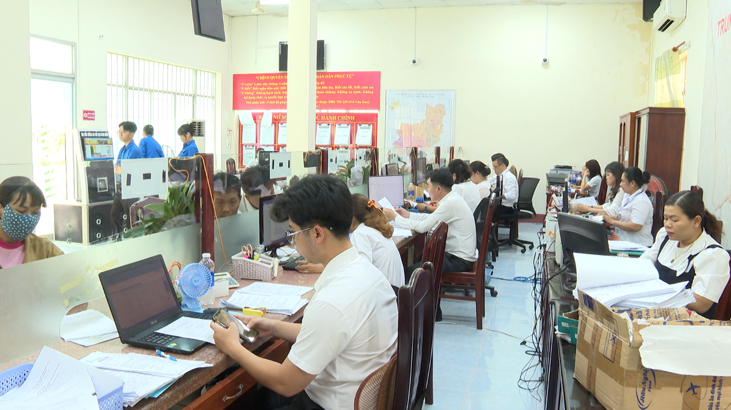 01 thuong truc thi uy chon thanh kiem tra trung tam phuc vu hanh chinh cong phuong chon thanh