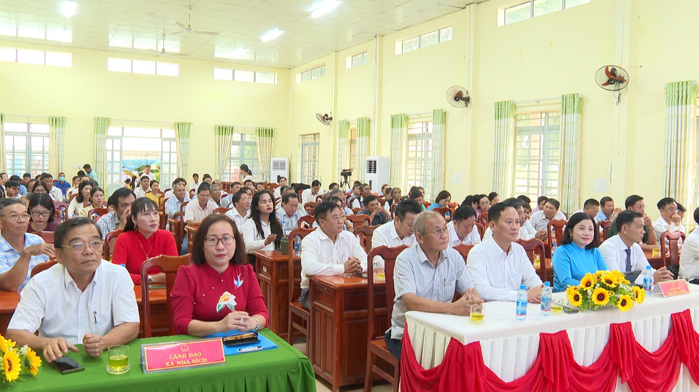 02 nha bich dat chuan nong thon moi nang cao