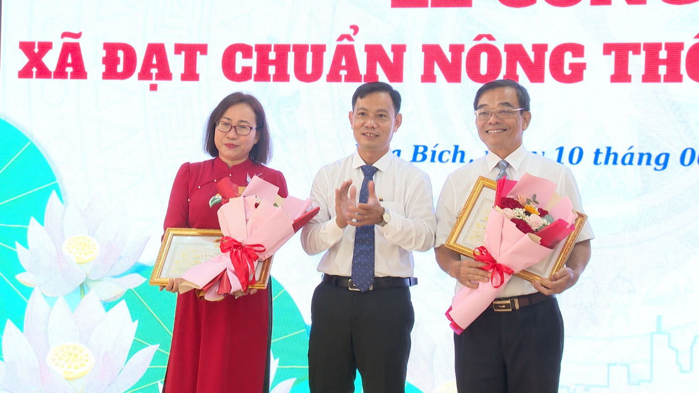 03 nha bich dat chuan nong thon moi nang cao
