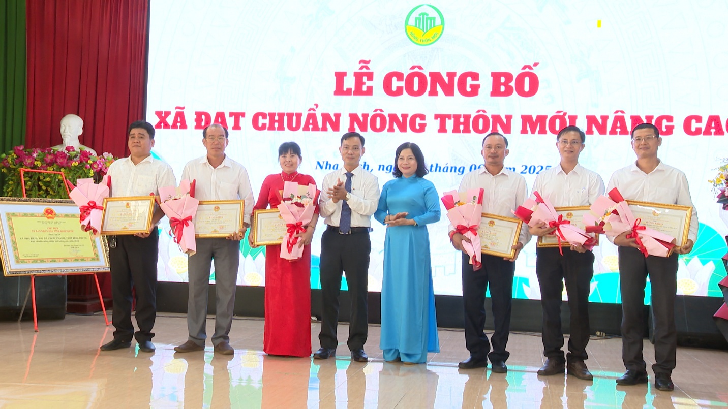 04 nha bich dat chuan nong thon moi nang cao