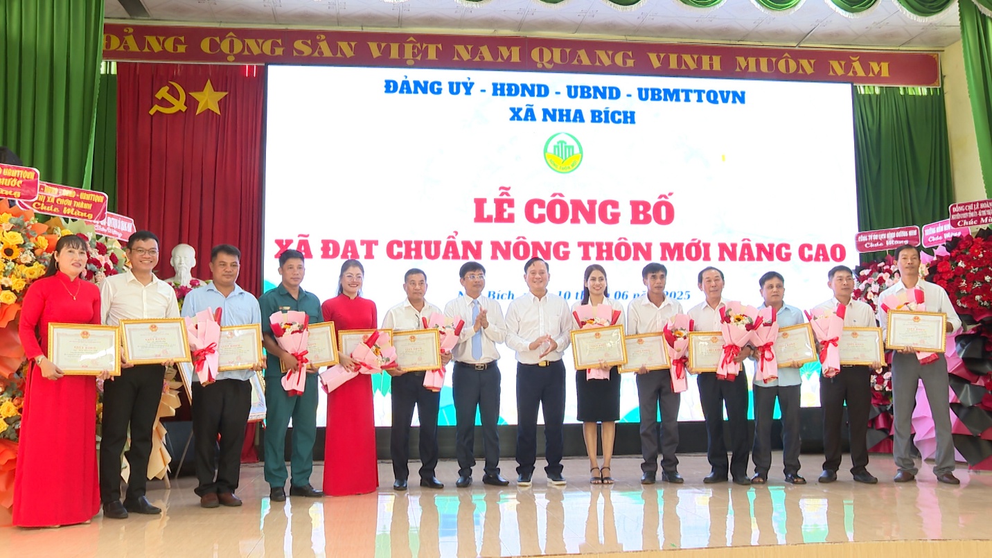 05 nha bich dat chuan nong thon moi nang cao